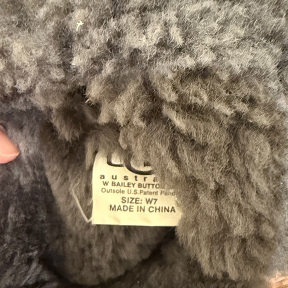 Ugg Women’s Boots - Picture 4 of 4